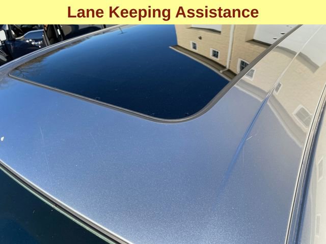 Used 2023 Lincoln Nautilus Reserve w/ Equipment Group 201A image 9