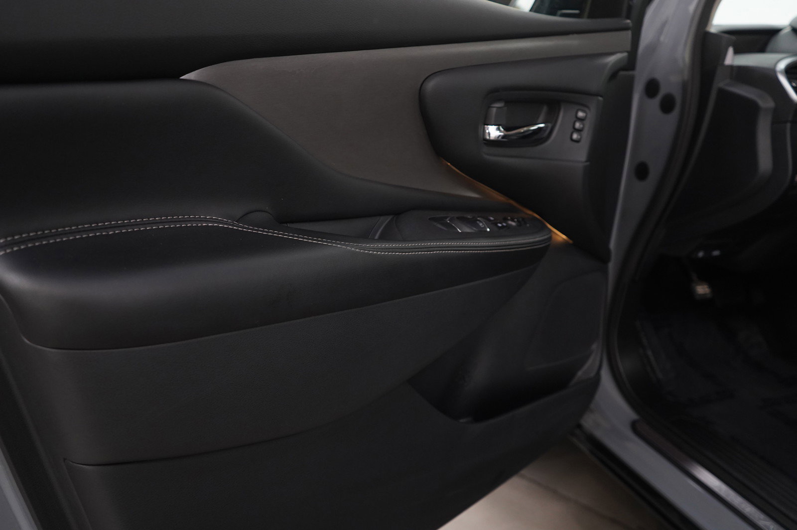 Used 2024 Nissan Murano SL image 22