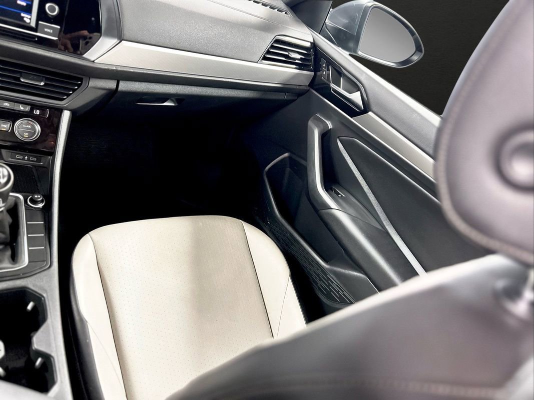 Used 2020 Volkswagen Jetta R-Line FWD image 18