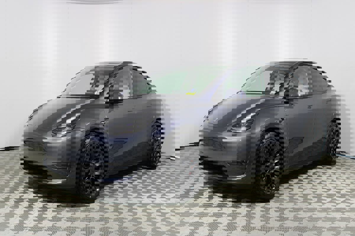 Used 2022 Tesla Model Y Performance image 3