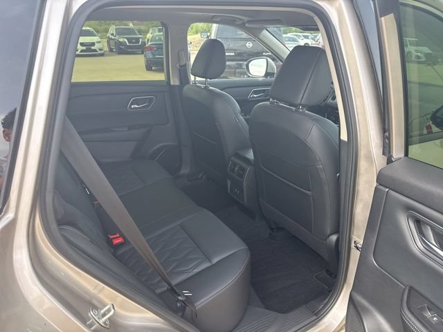 Used 2025 Nissan Rogue Platinum AWD/4WD image 23