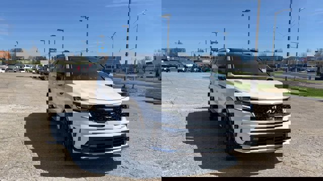 Used 2022 Kia Sorento SX image 3