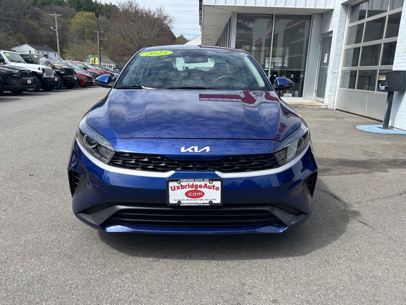 Used 2023 Kia Forte LXS w/ LXS Technology Package FWD image 3