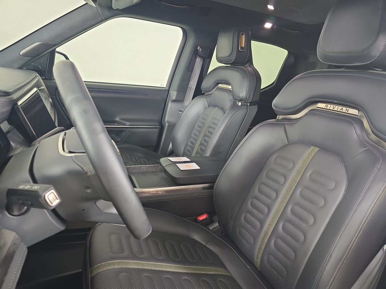 Used 2024 Rivian R1T Adventure Dual AWD/4WD image 20