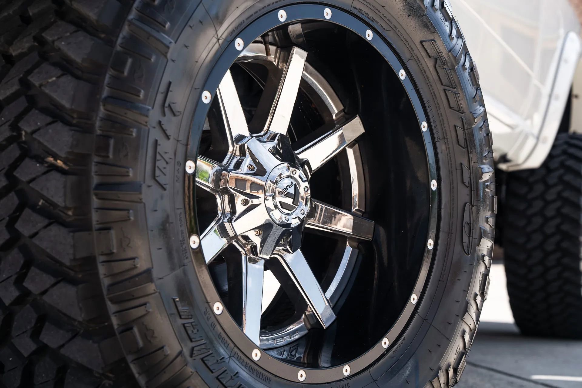 Used 2016 RAM 3500 Laramie w/ Sport Appearance Group AWD/4WD image 2