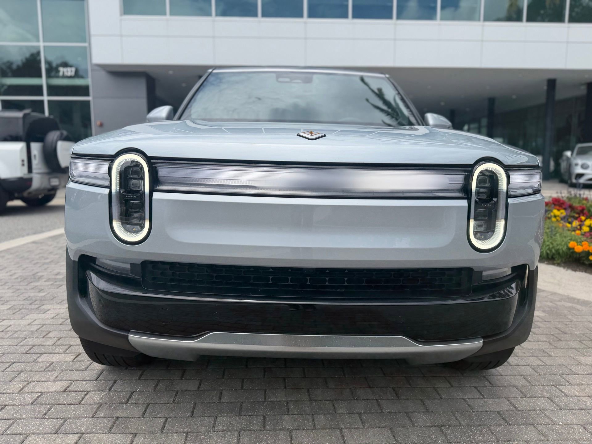 Used 2025 Rivian R1S Adventure AWD/4WD image 11