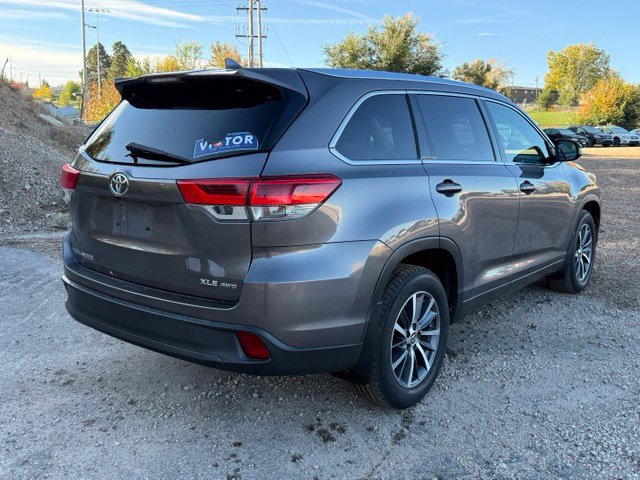 Used 2018 Toyota Highlander XLE AWD/4WD image 5