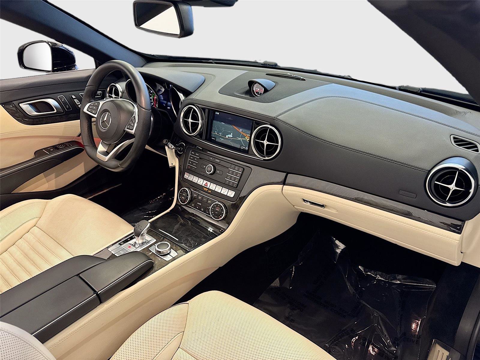 Used 2017 Mercedes-Benz SL 550 image 29