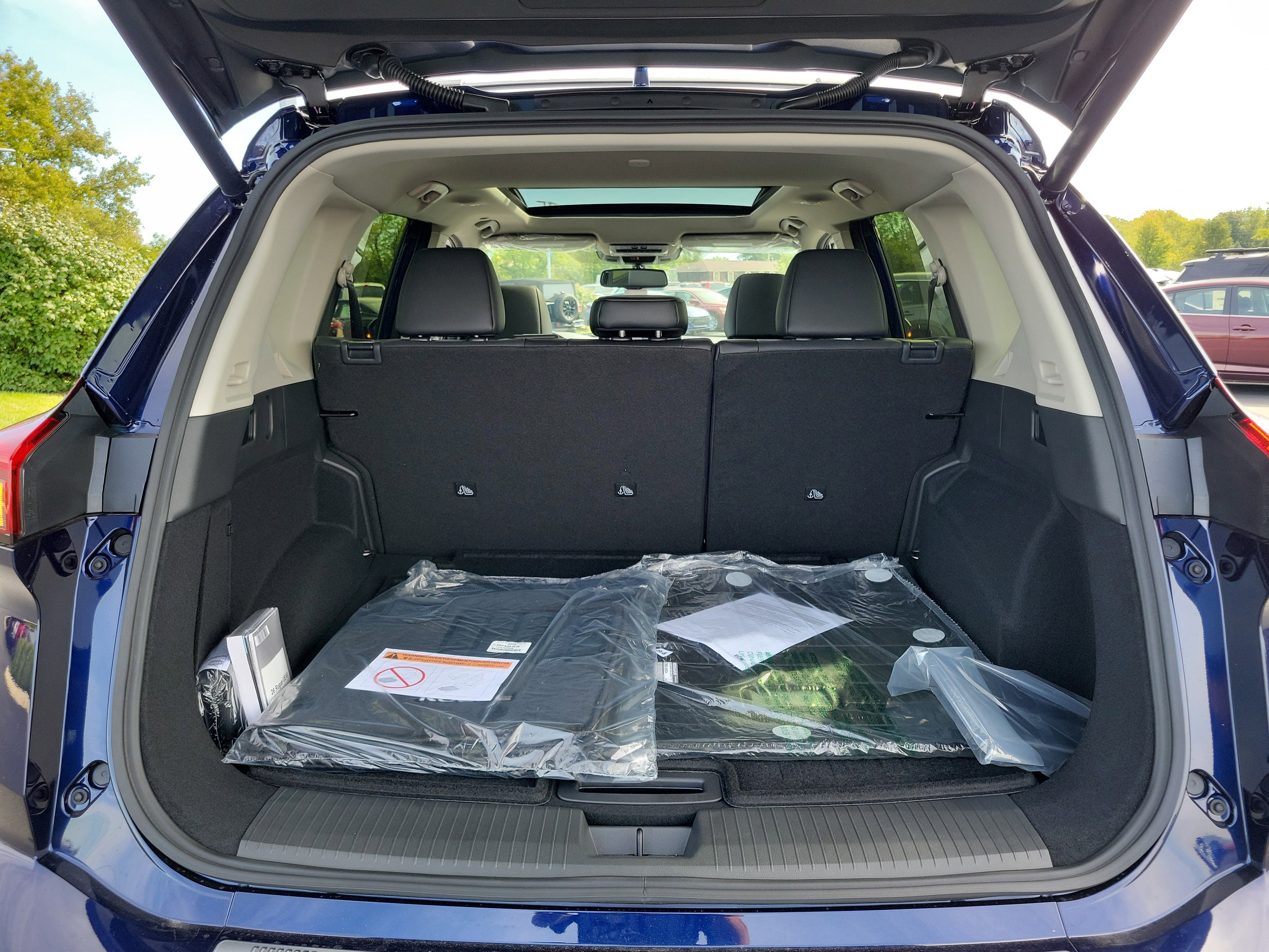 New 2026 Nissan Rogue Platinum image 8