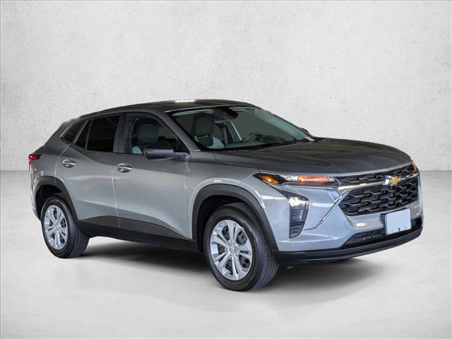 Used 2024 Chevrolet Trax LS image 3