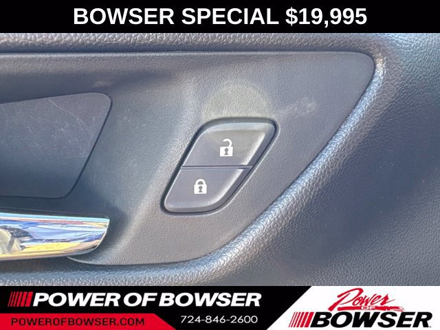 Used 2024 Chevrolet Trax RS w/ Sunroof Package FWD image 14