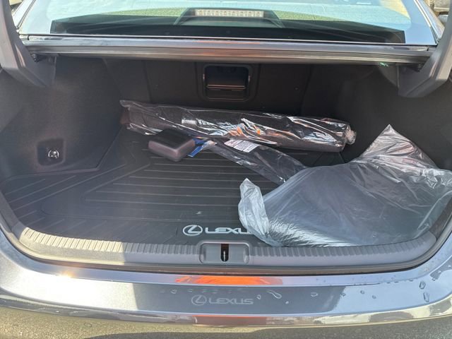 Used 2025 Lexus ES 350 w/ Premium Package image 11