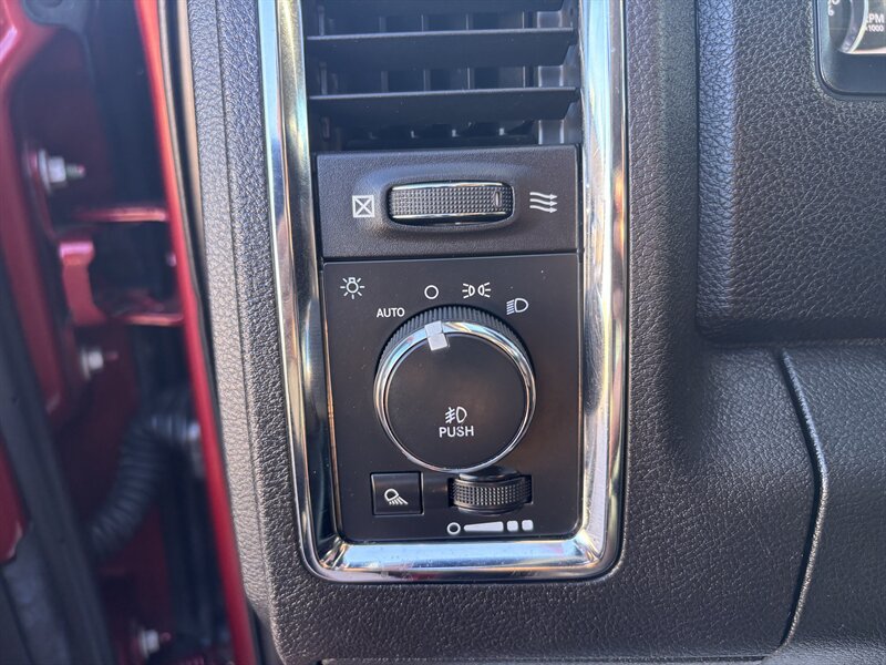 Used 2015 RAM 2500 Laramie w/ Convenience Group AWD/4WD image 12