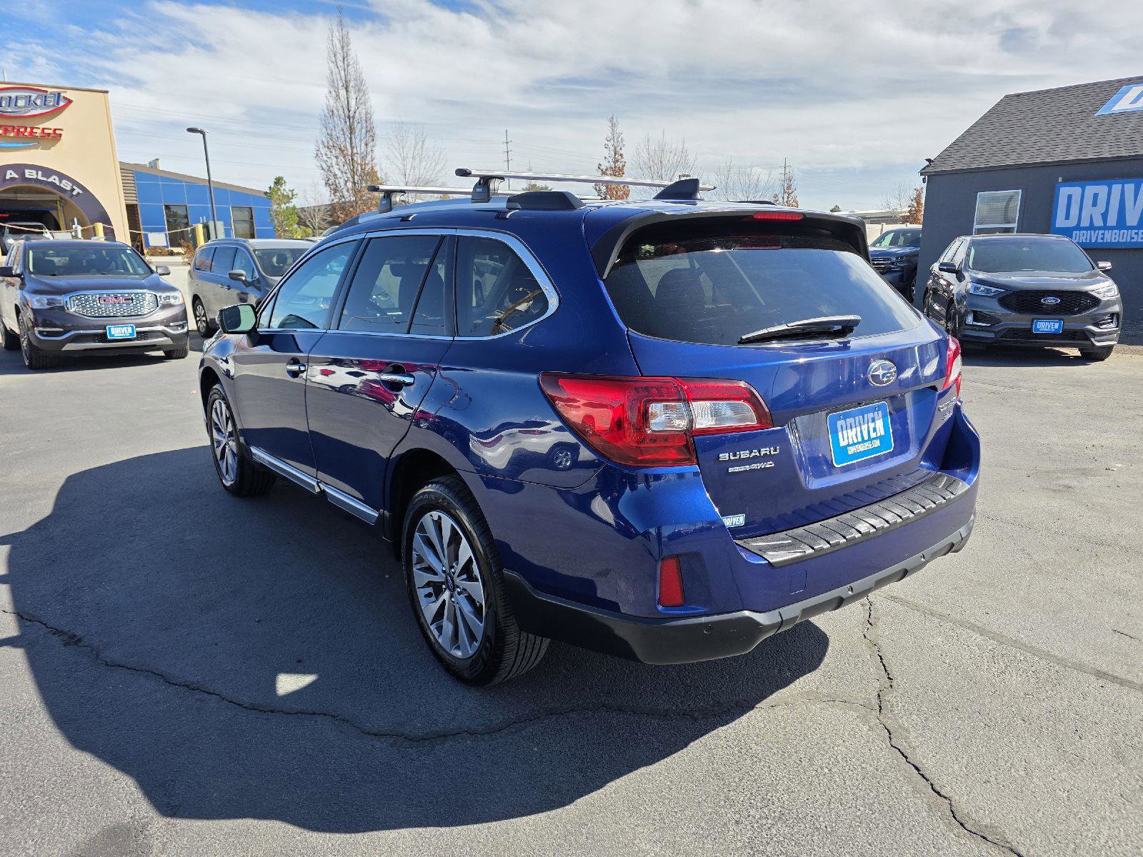Used 2017 Subaru Outback 3.6R Touring image 7