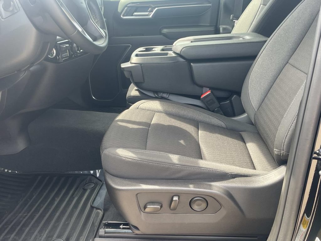 Certified 2025 Chevrolet Silverado 1500 LT AWD/4WD image 13