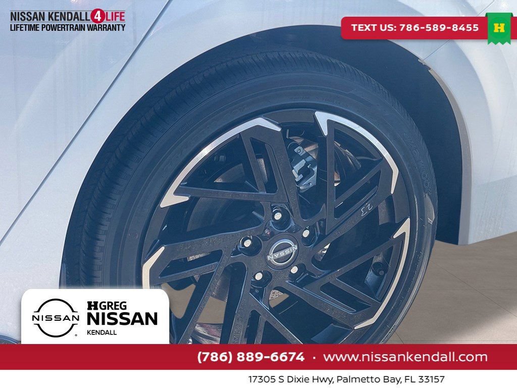 New 2026 Nissan Sentra SR w/ Floor Mat Package FWD image 9