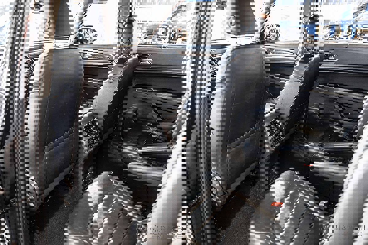 Used 2018 Volkswagen Atlas SEL Premium image 43