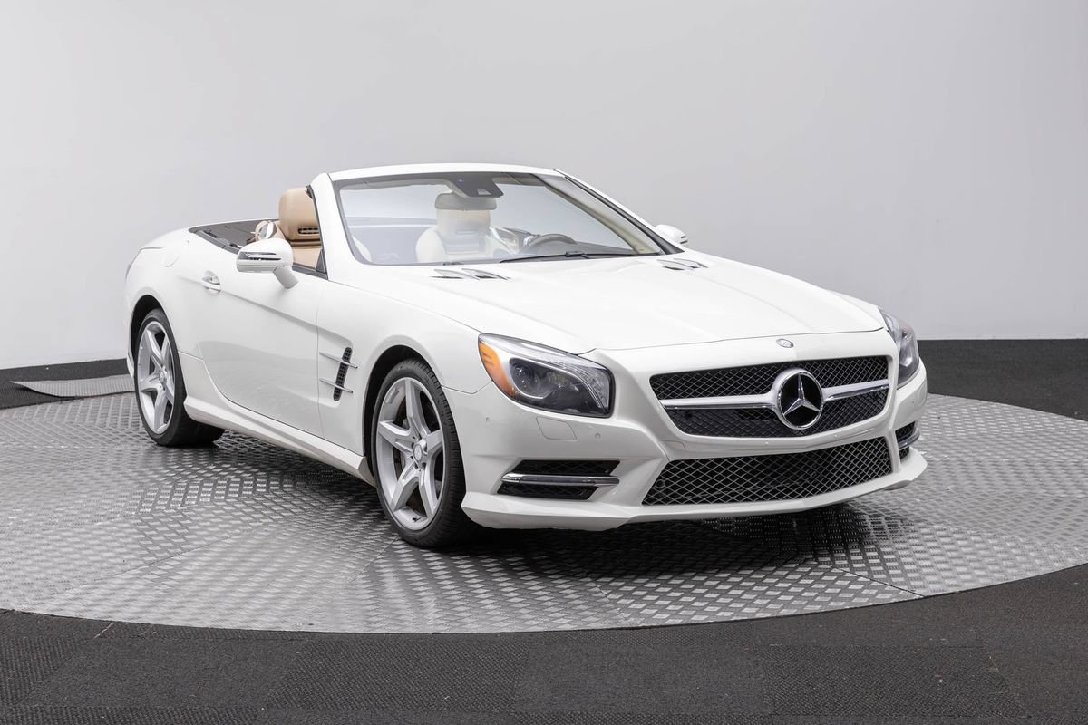 Used 2015 Mercedes-Benz SL 400 w/ Premium I Package image 4