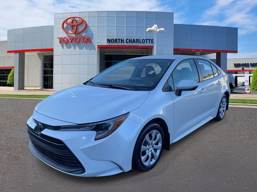 Used 2025 Toyota Corolla LE image 5