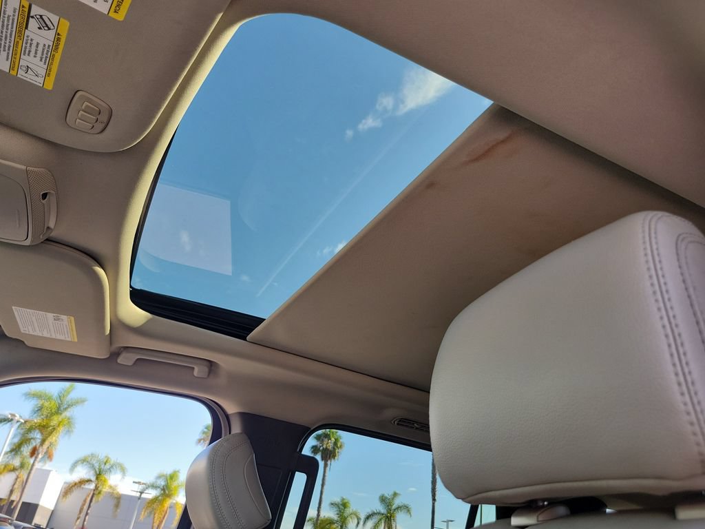 Used 2019 Ford Expedition Limited w/ Equipment Group 302A AWD/4WD image 20