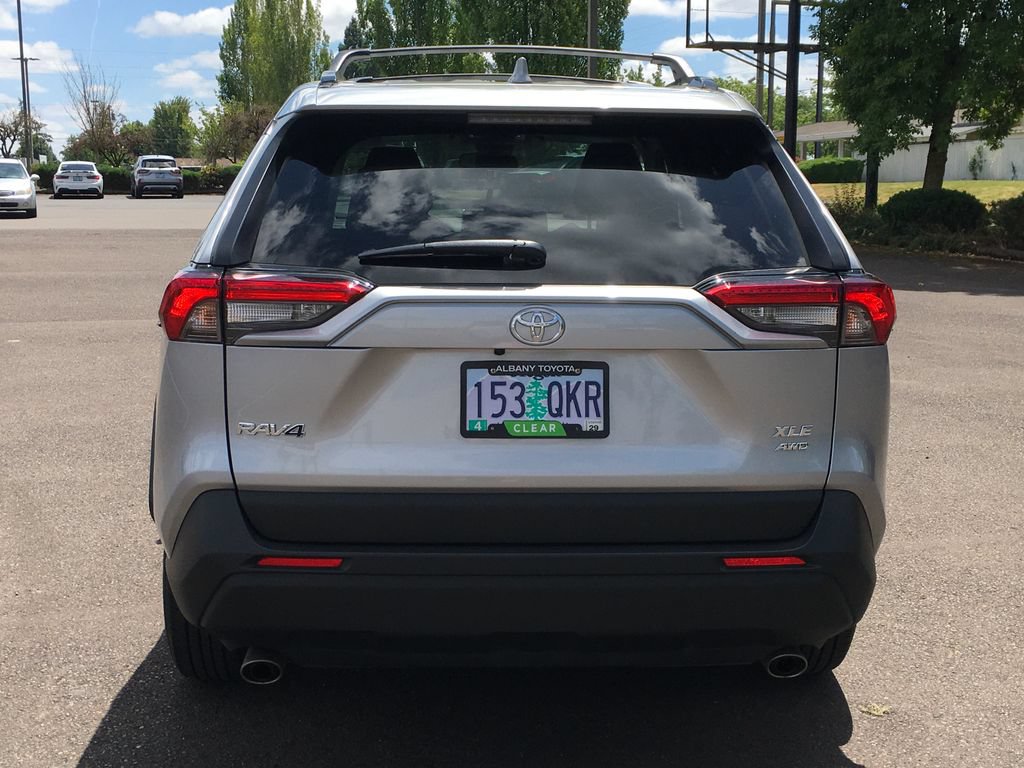 Used 2025 Toyota RAV4 XLE AWD/4WD image 5