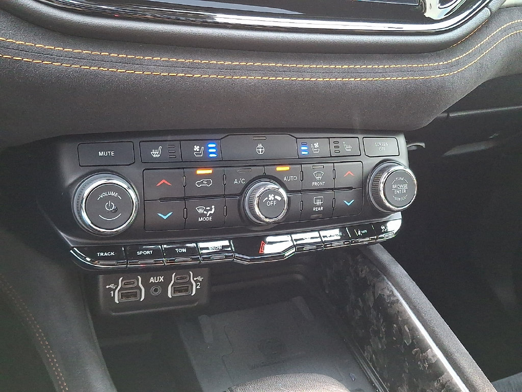 Used 2023 Dodge Durango R/T w/ Hemi Orange Plus Package AWD/4WD image 19