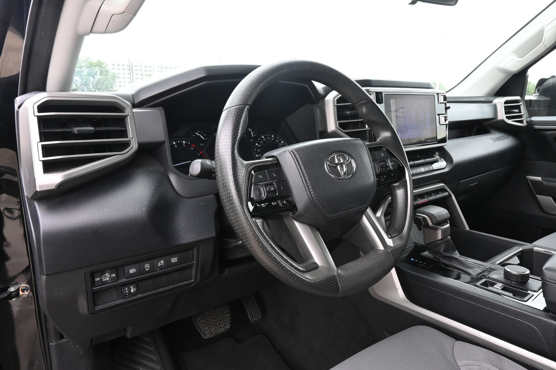 Used 2022 Toyota Tundra SR5 AWD/4WD image 16