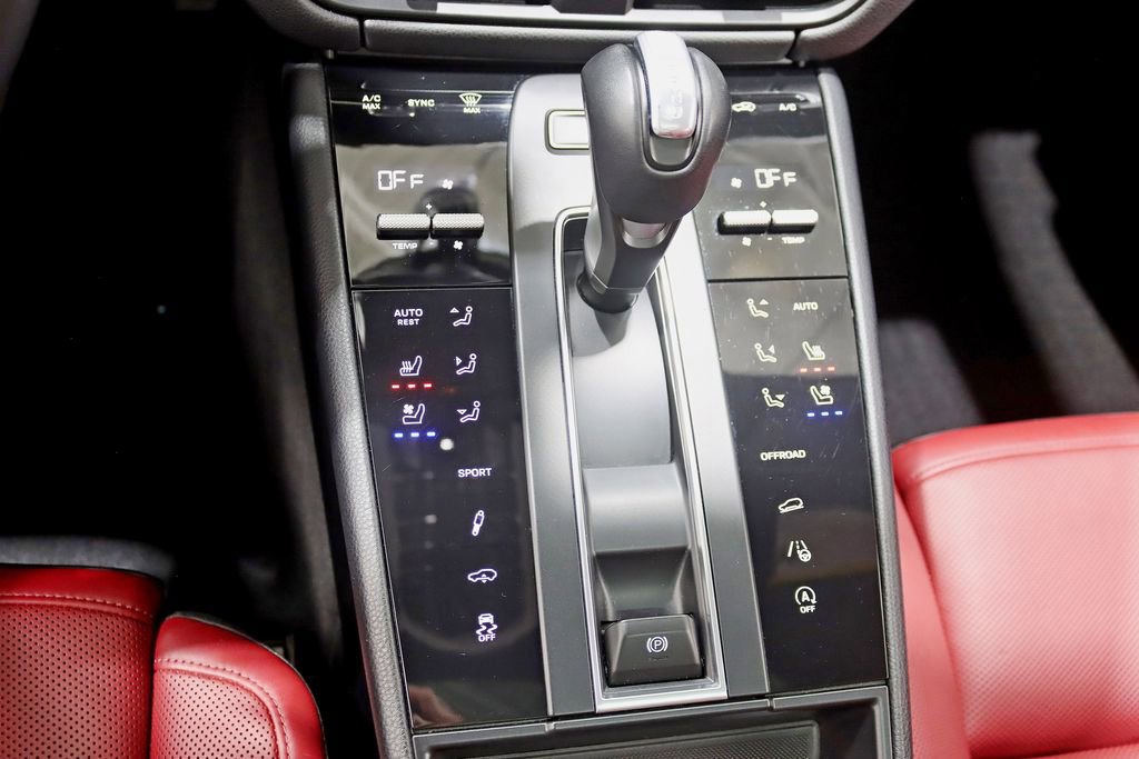 Used 2022 Porsche Macan S AWD/4WD image 22
