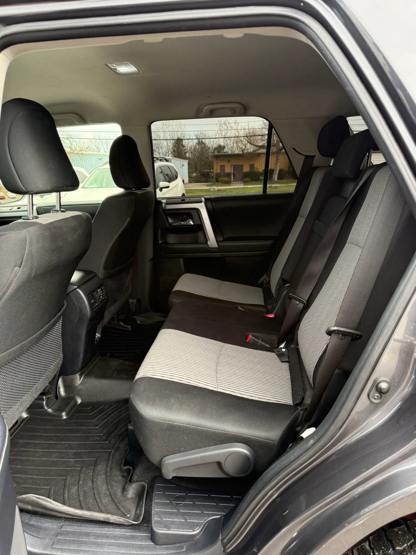 Used 2022 Toyota 4Runner SR5 AWD/4WD image 23