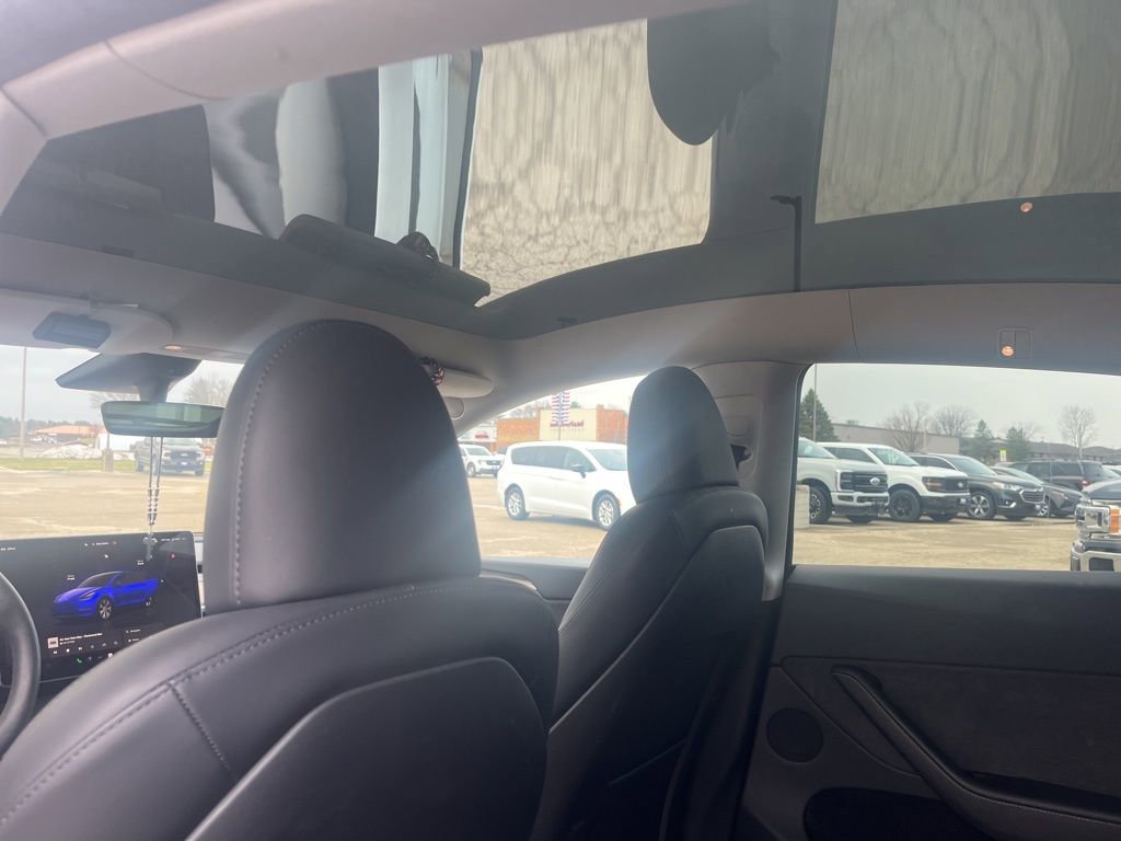 Used 2023 Tesla Model Y Long Range image 18