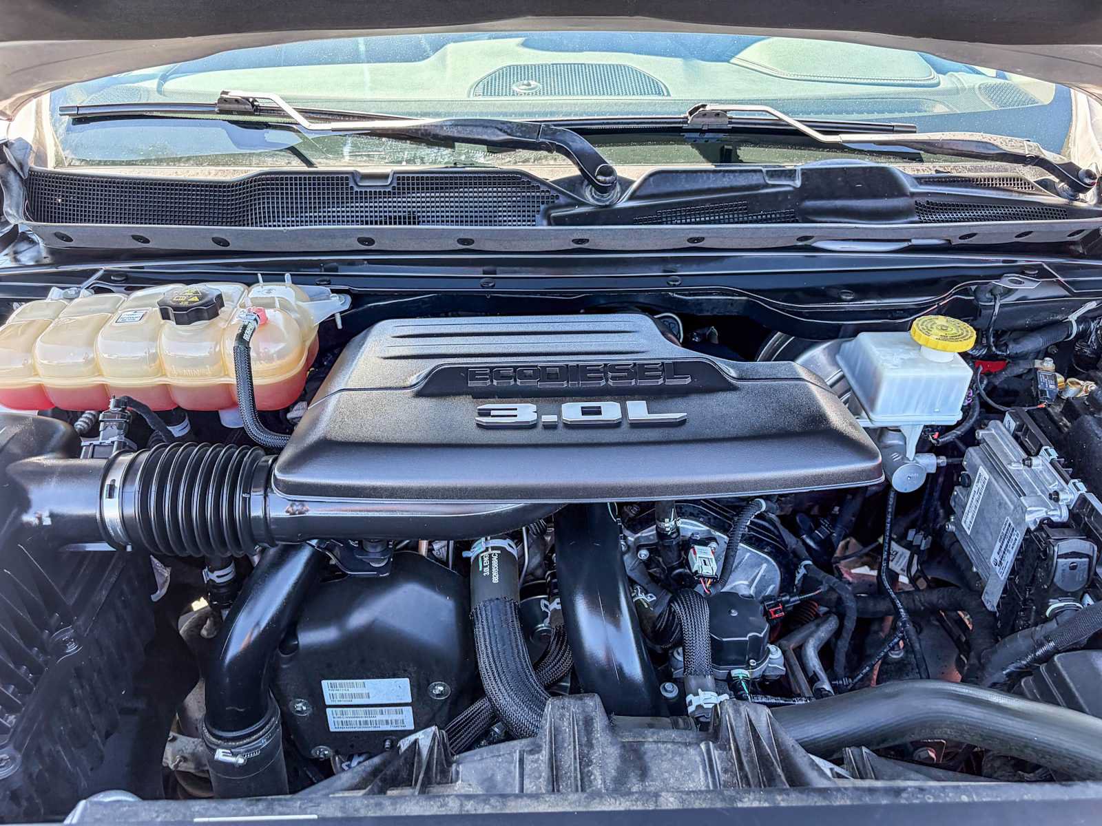 Used 2022 RAM 1500 Laramie w/ Off Road Group AWD/4WD image 49