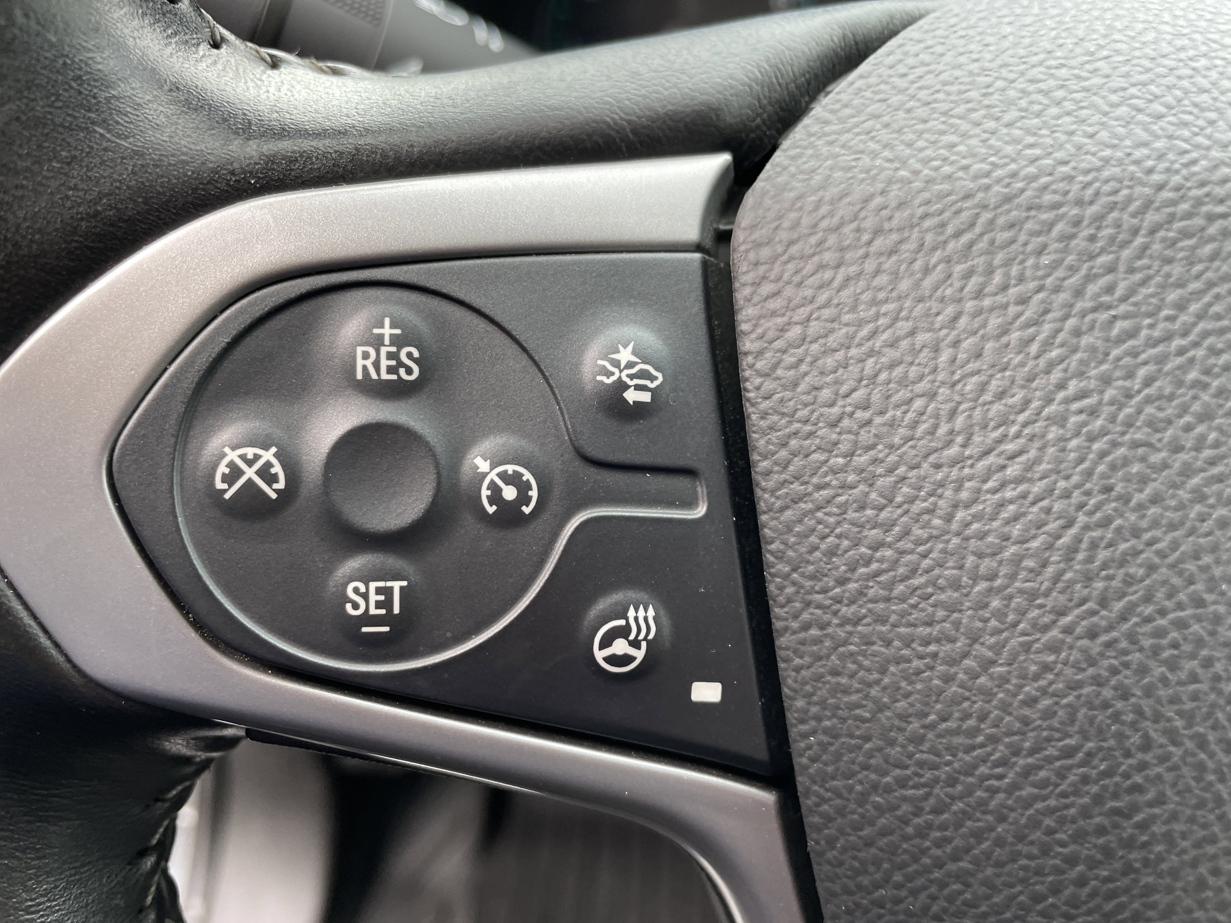 Used 2021 Chevrolet Colorado LT w/ Safety Package image 28