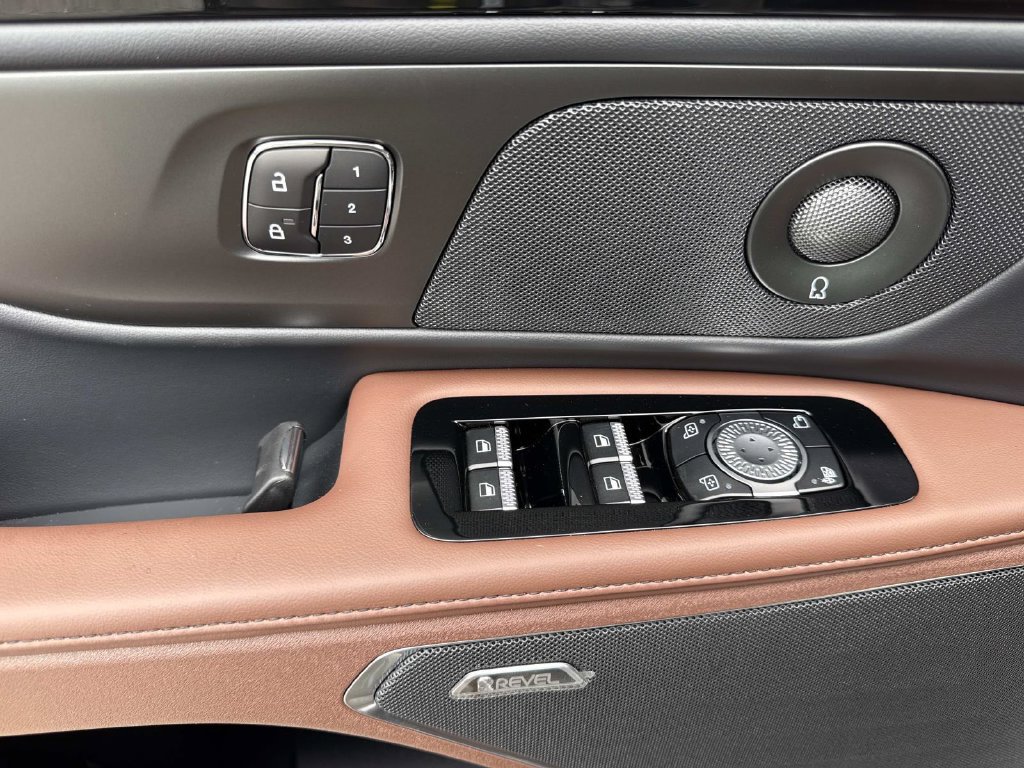 New 2026 Lincoln Nautilus Reserve AWD/4WD image 19