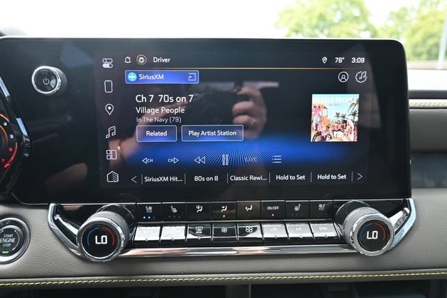 Used 2025 Chevrolet Colorado ZR2 w/ Technology Package AWD/4WD image 43