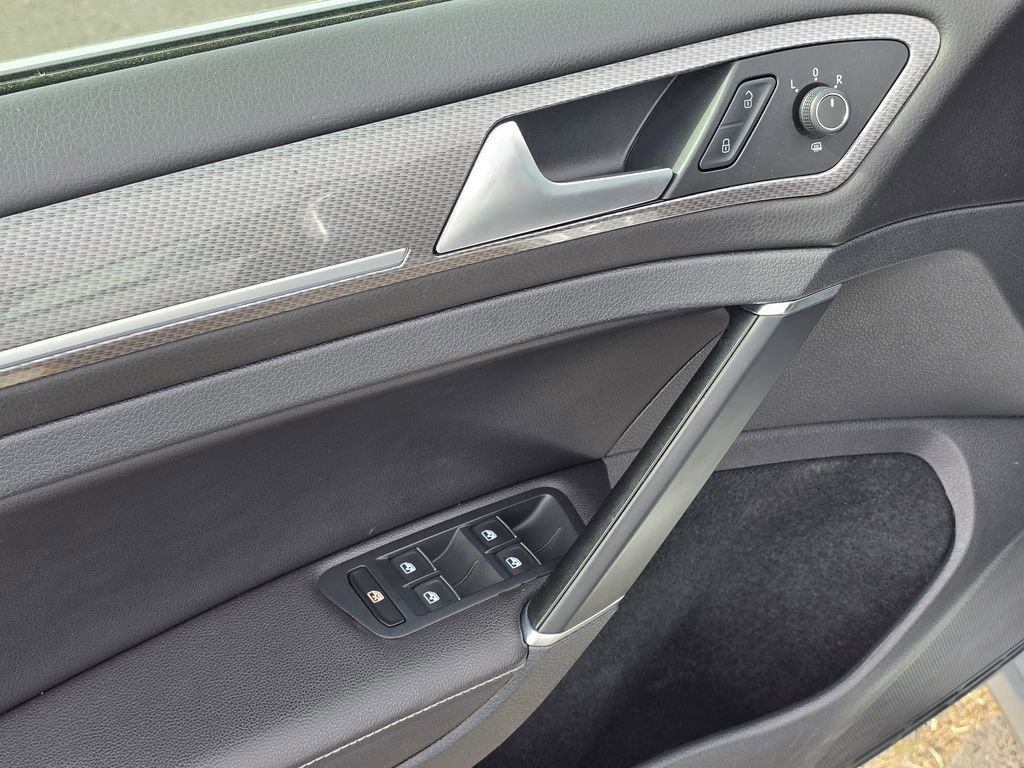 Used 2017 Volkswagen Golf Alltrack SEL image 20