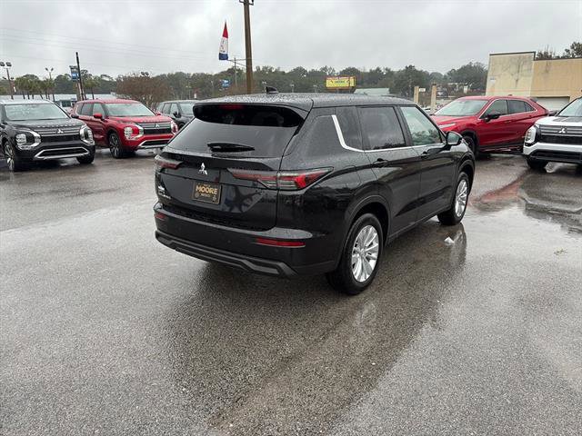 New 2026 Mitsubishi Outlander ES image 6