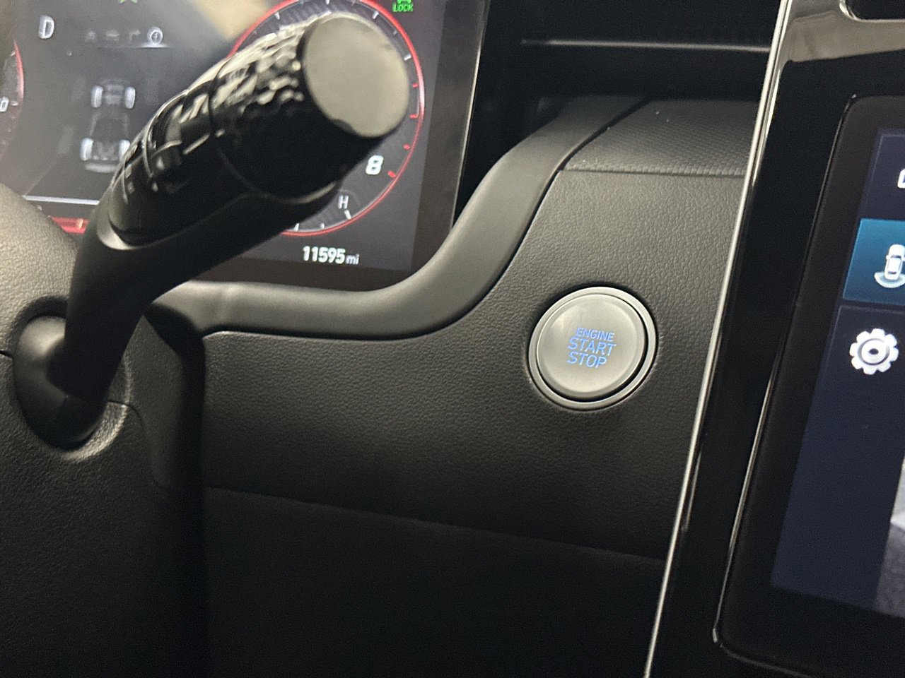 Used 2024 Hyundai Santa Cruz Night image 30