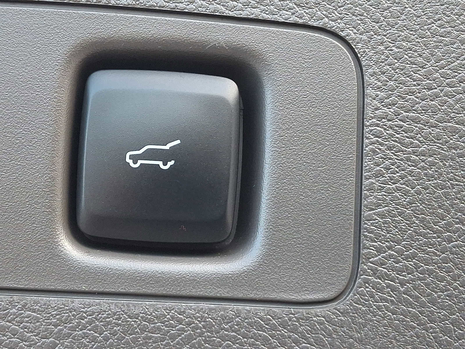 Used 2022 Lincoln Corsair Standard w/ Equipment Group 101A image 29