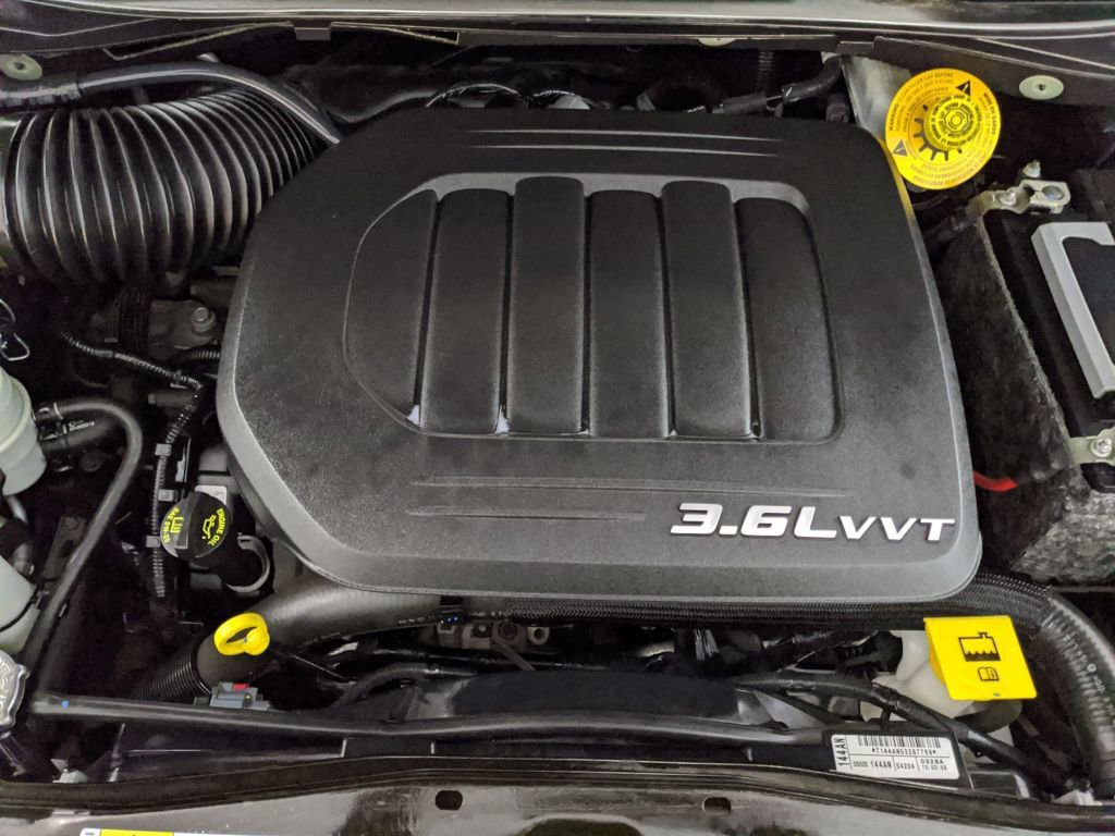 Used 2018 Dodge Grand Caravan SE w/ UConnect Hands-Free Group image 23