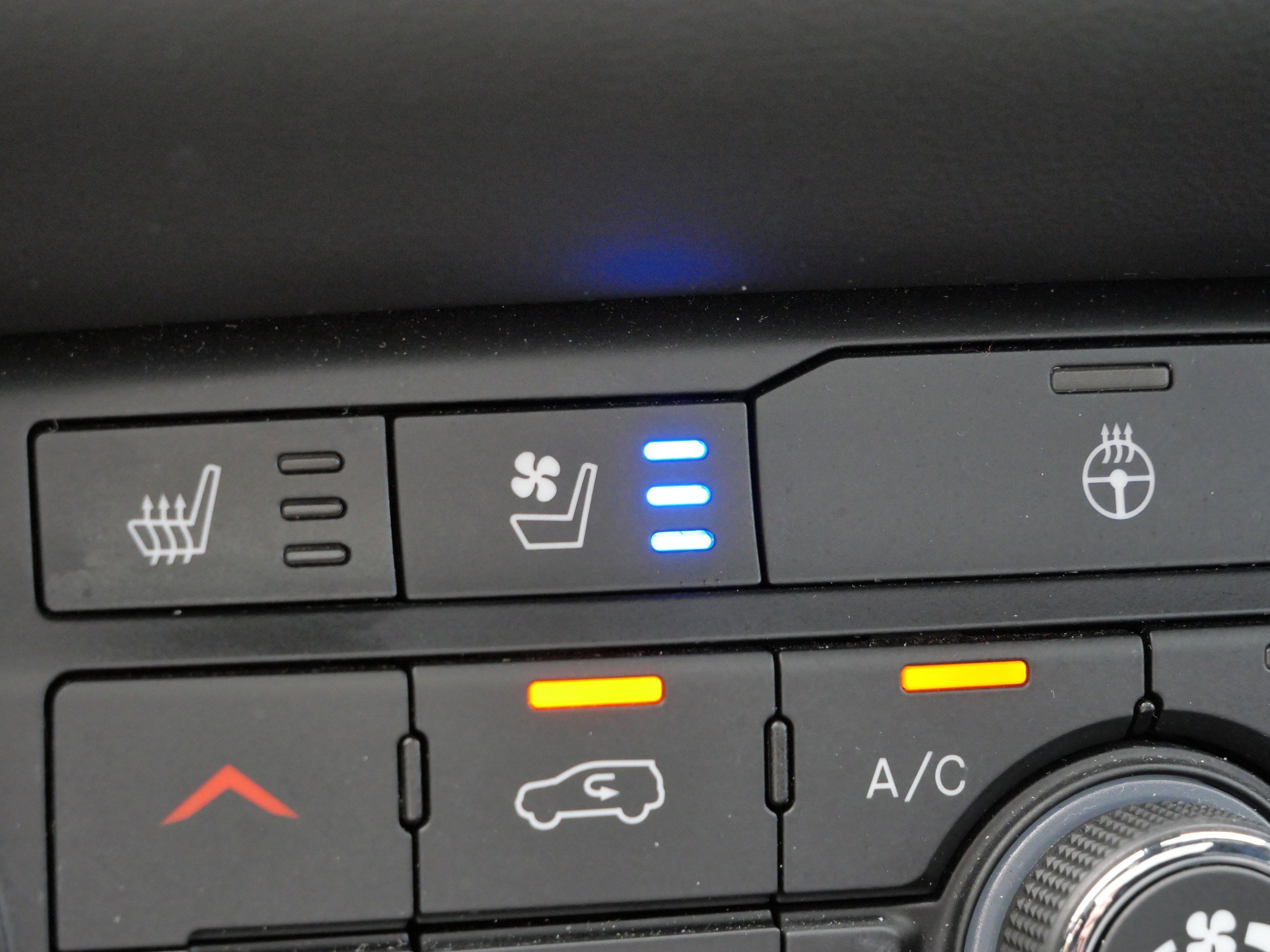 Used 2024 Dodge Durango GT image 28