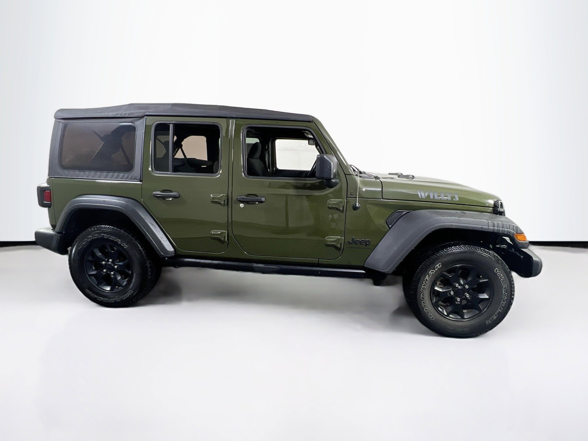 Used 2023 Jeep Wrangler Willys image 4