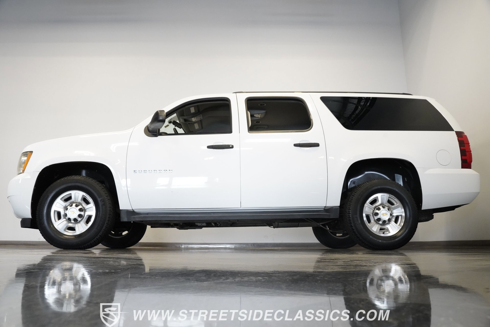 Used 2011 Chevrolet Suburban 2500 w/ Skid Plate Package image 8
