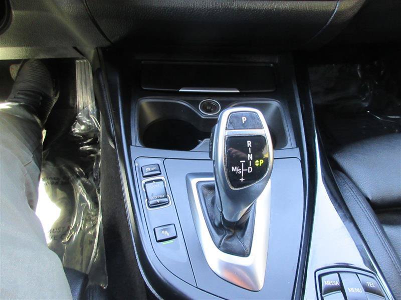 Used 2016 BMW 228i xDrive Convertible AWD/4WD image 19