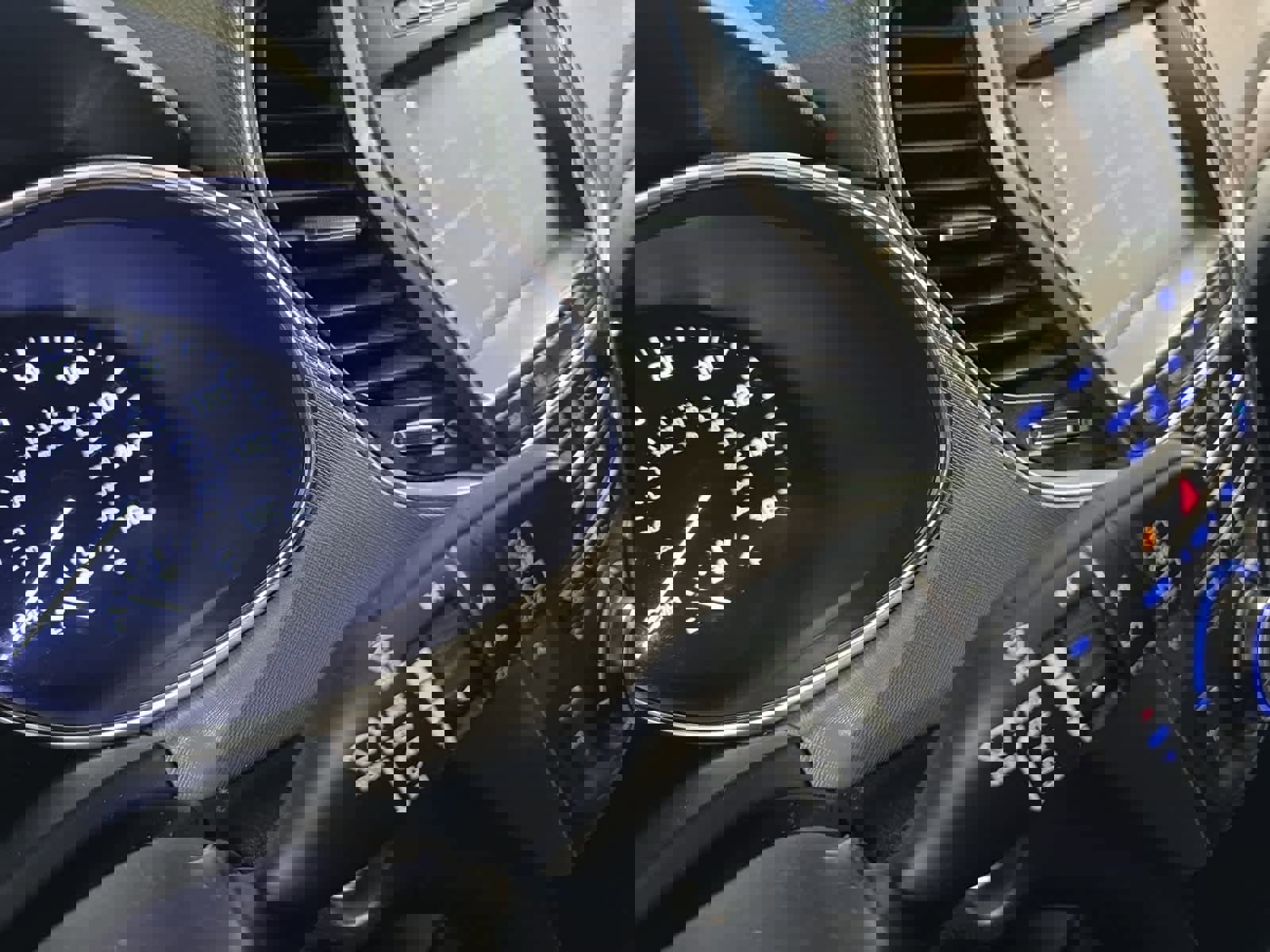 Used 2018 Hyundai Santa Fe SE image 28