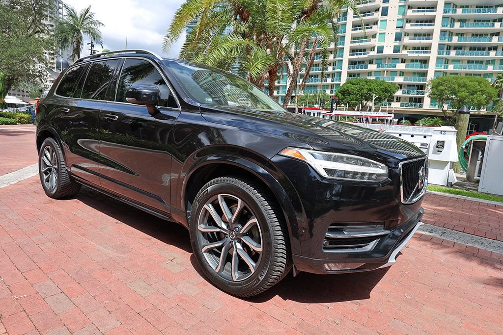 Used 2018 Volvo XC90 T6 Momentum w/ Convenience Package AWD/4WD image 17