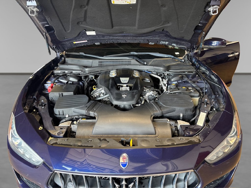 Used 2018 Maserati Ghibli RWD image 14