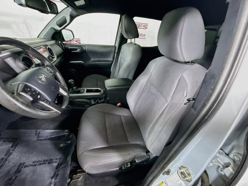Used 2019 Toyota Tacoma TRD Off-Road AWD/4WD image 23