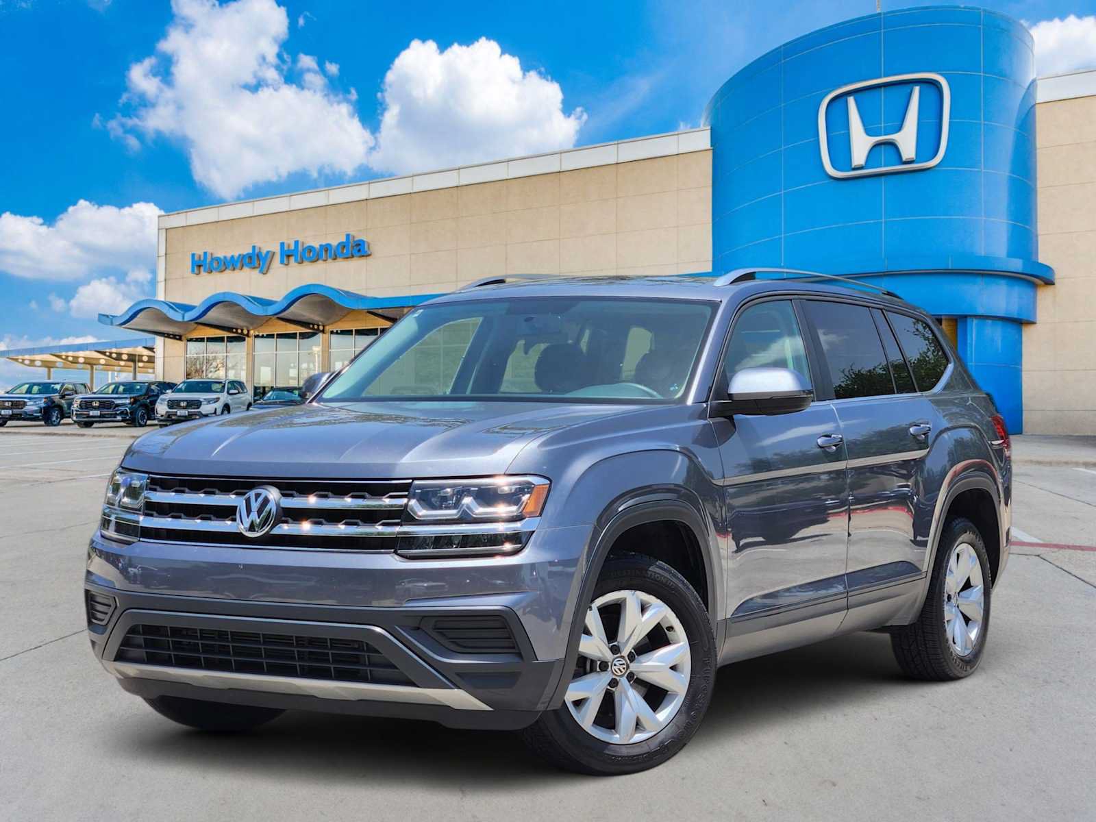 Used 2018 Volkswagen Atlas Launch Edition FWD image 1