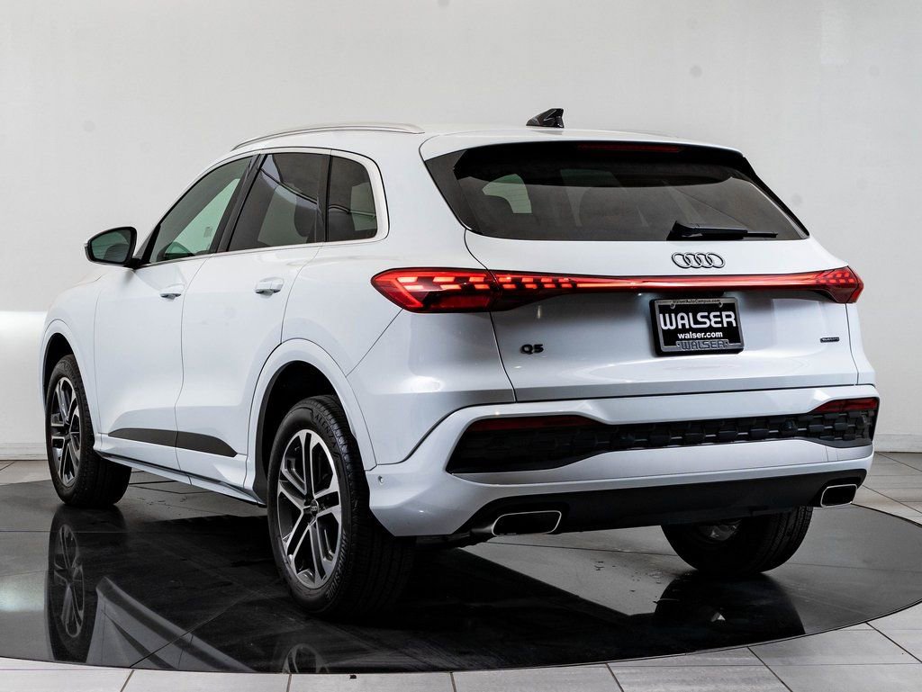Certified 2025 Audi Q5 Premium w/ 19" Wheel Package image 6