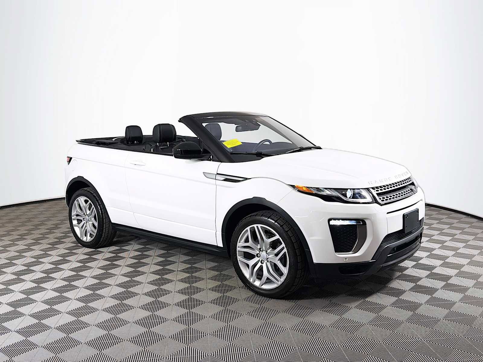 Used 2017 Land Rover Range Rover Evoque SE Dynamic image 33